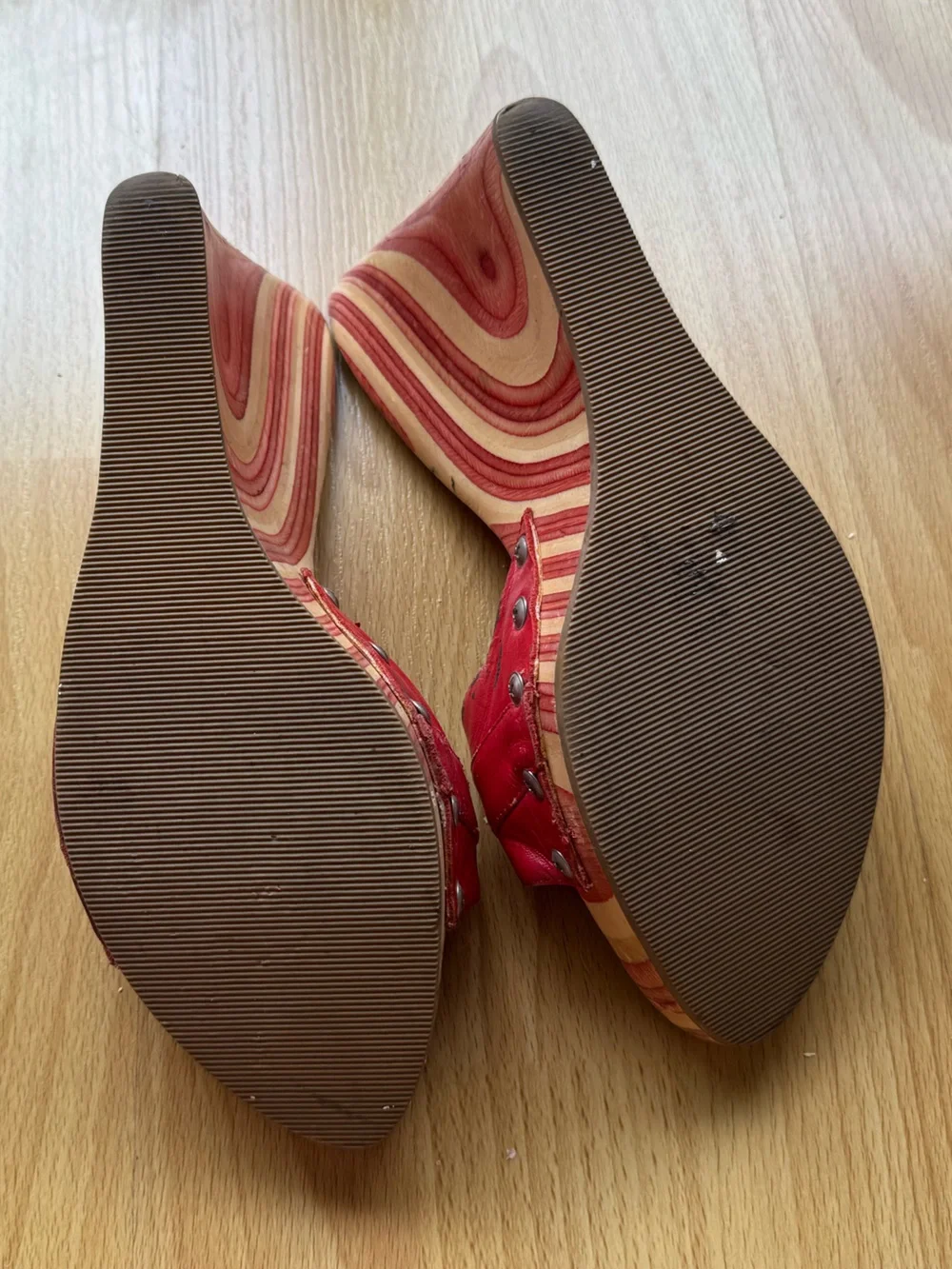 Vintage Fornarnia red leather and wood wedge sandals
